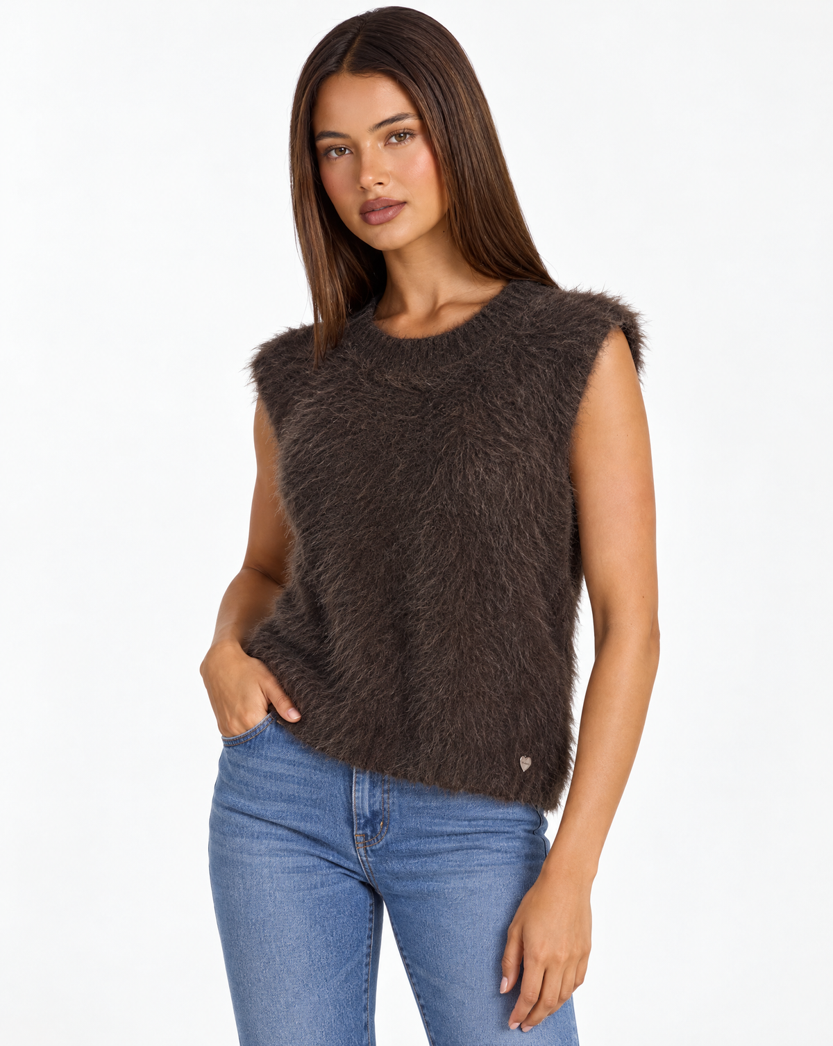 Maglia donna effetto peluche con girocollo b7 7172 Marrone con Polly 4 – tre quarti