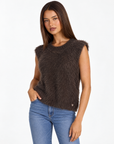Maglia donna effetto peluche con girocollo b7 7172 Marrone con Polly 4 – tre quarti