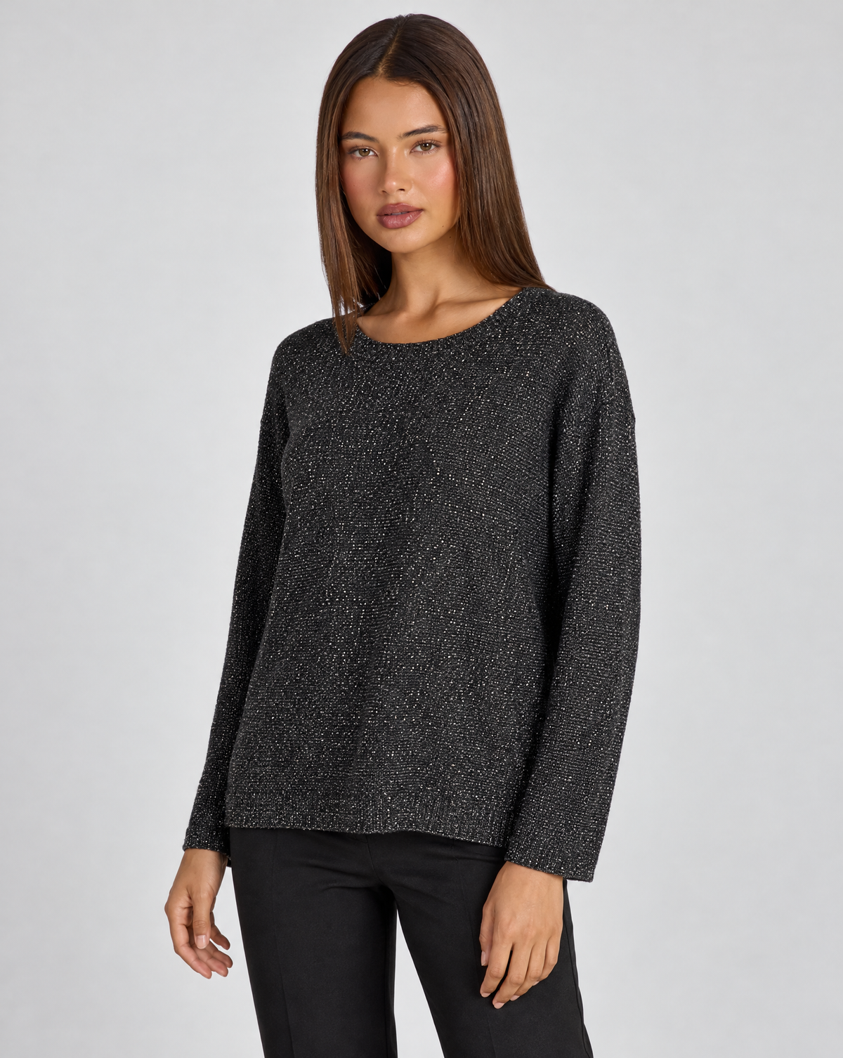 Maglia donna luminosa nero con Polly 4, vista di tre quarti