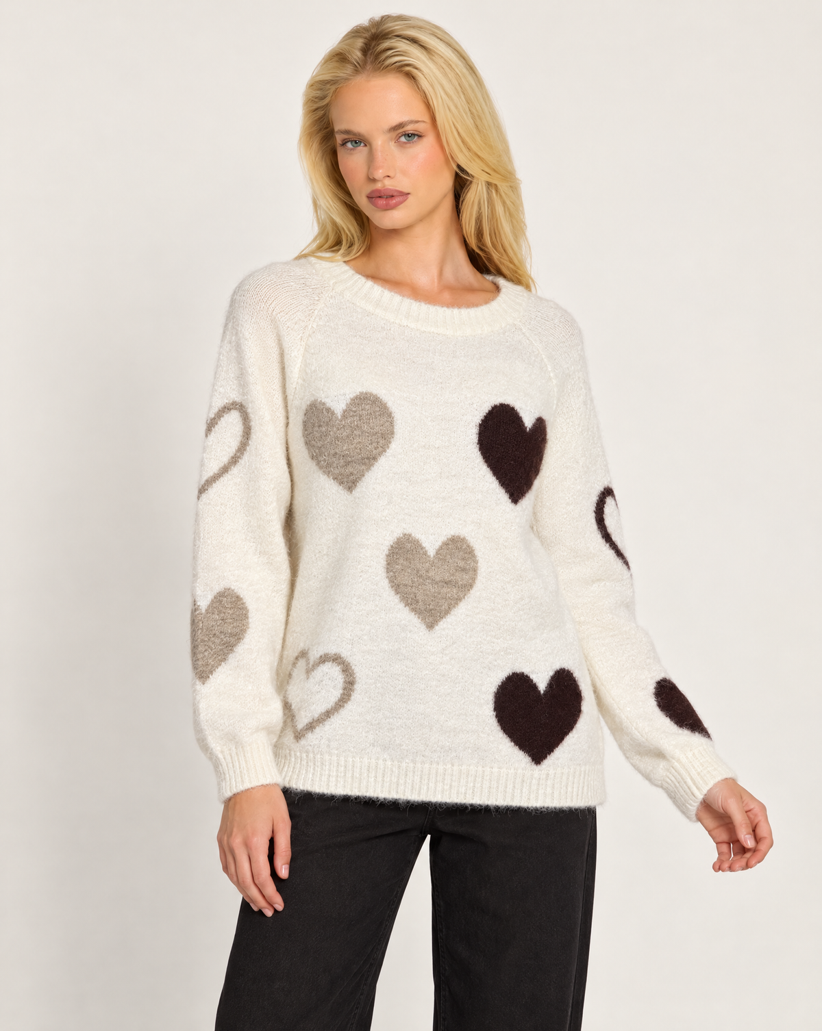 Maglia donna girocollo con cuori a contrasto Bianco, Polly 7 - vista a tre quarti, dettaglio parte superiore