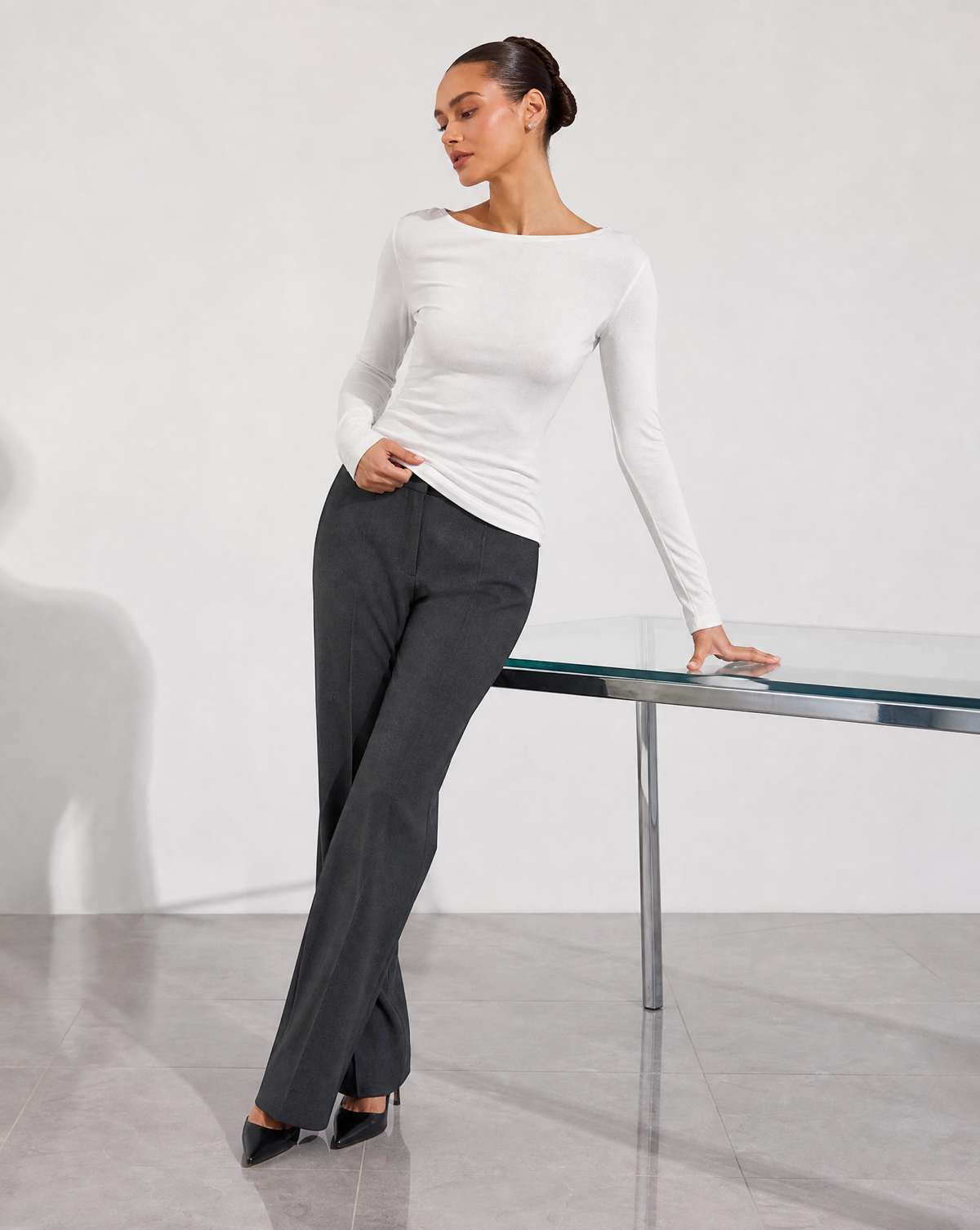 Maglia slim in misto cashmere bianca, Polly 6 posa tre quarti