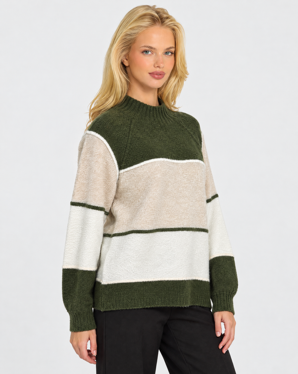 Maglione geometrico a blocchi di colore Verde con Polly 7 – vista tre quarti
