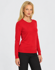 Maglione basic morbida girocollo n22 108 Rosso indossato da Polly 7 – tre quarti