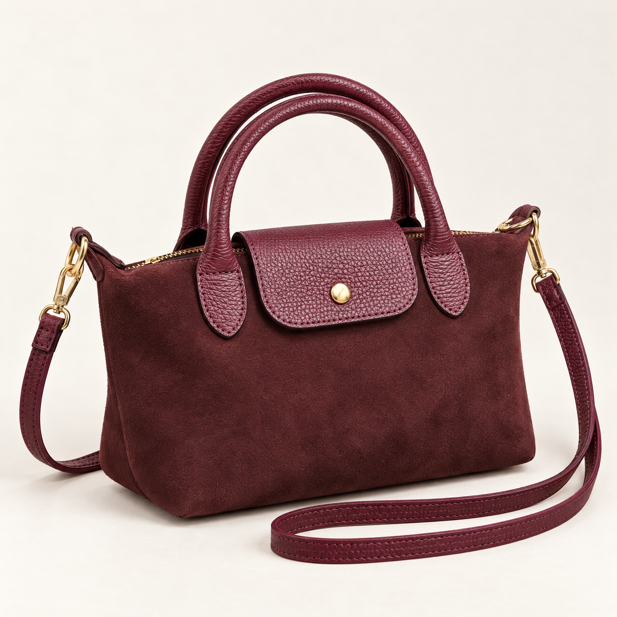 Mini borsa effetto scamosciato bordeaux – vista tre quarti con tracolla
