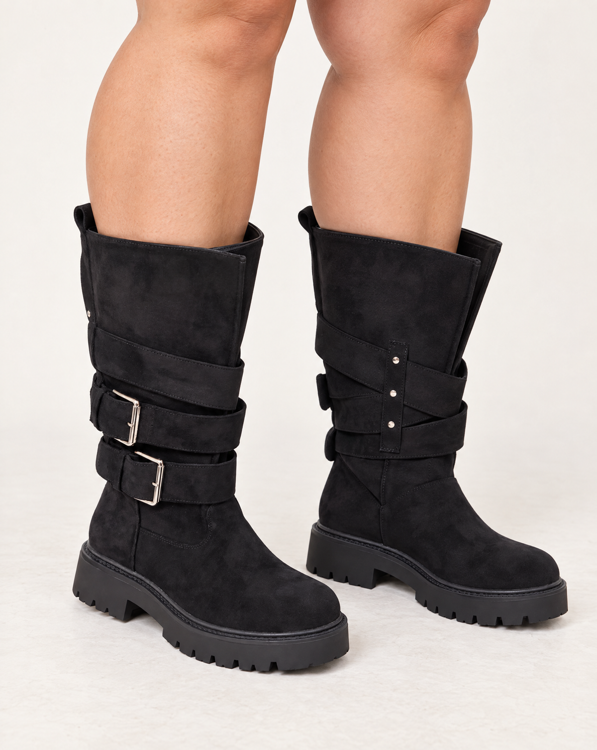 Stivali biker neri MS 1653 con gambale adatto anche a polpacci larghi – indossati-curvy