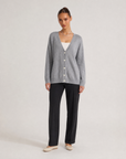 Cardigan n19 16048 Grigio 1 indossato da Polly 6