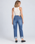 Jeans N25 2665 blu denim con risvolto indossati da Polly 5 – vista posteriore