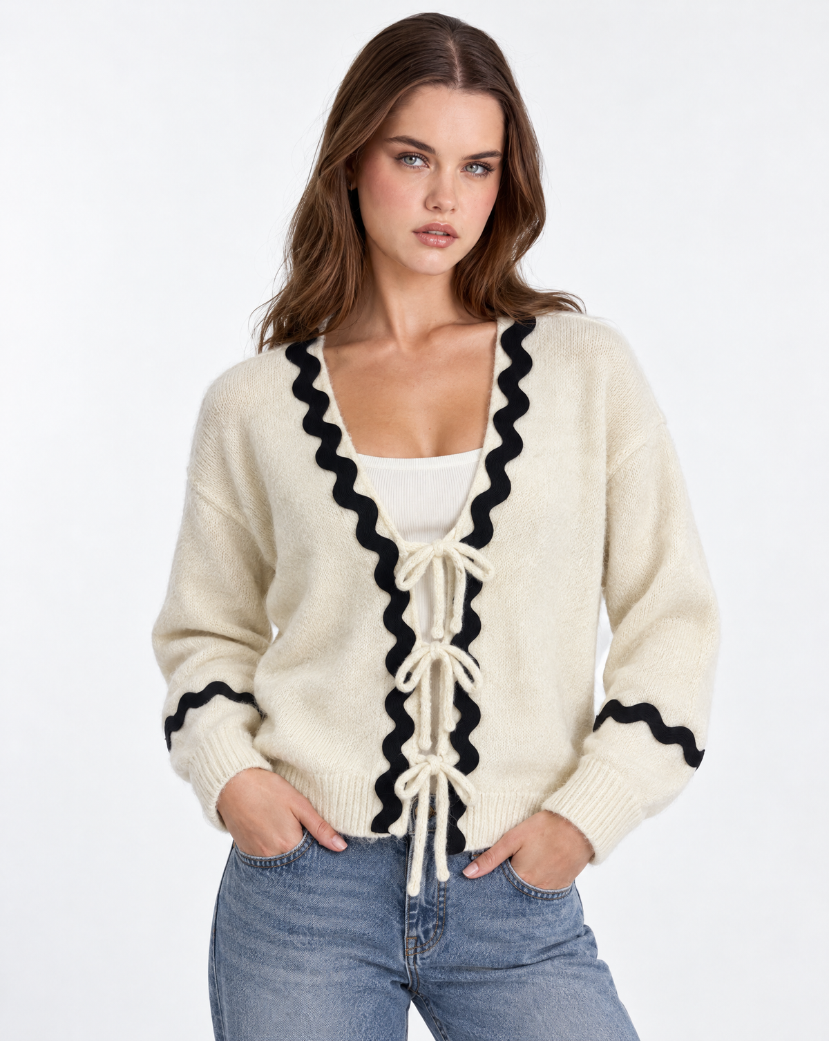 Cardigan donna con fiocchi e bordi ondulati Bianco, Polly 2 — dettaglio parte superiore
