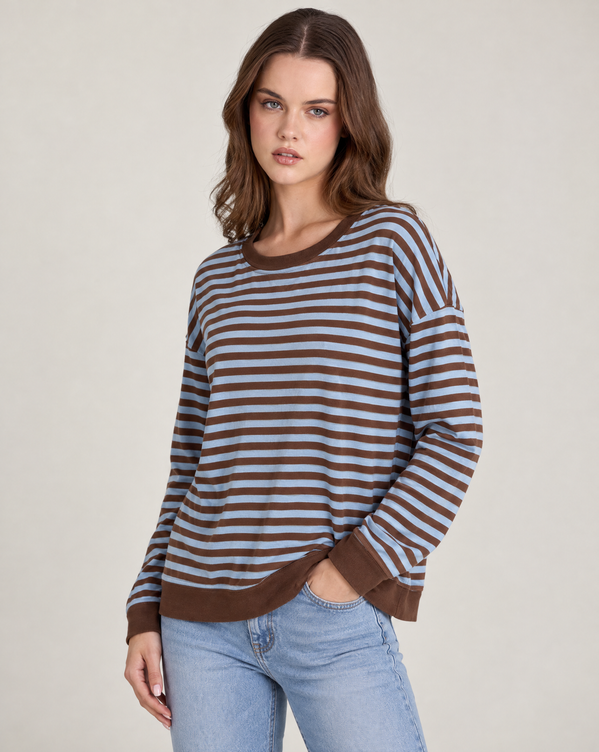 Maglia donna a righe in cotone elasticizzato Azzurro indossata da Polly 2, foto 2