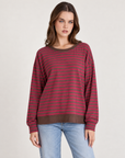 Maglia donna a righe in cotone elasticizzato Fucsia indossata da Polly 2, foto 1