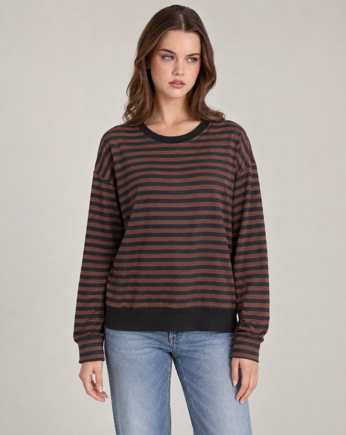 Maglia donna a righe in cotone elasticizzato Marrone indossata da Polly 2, foto 1