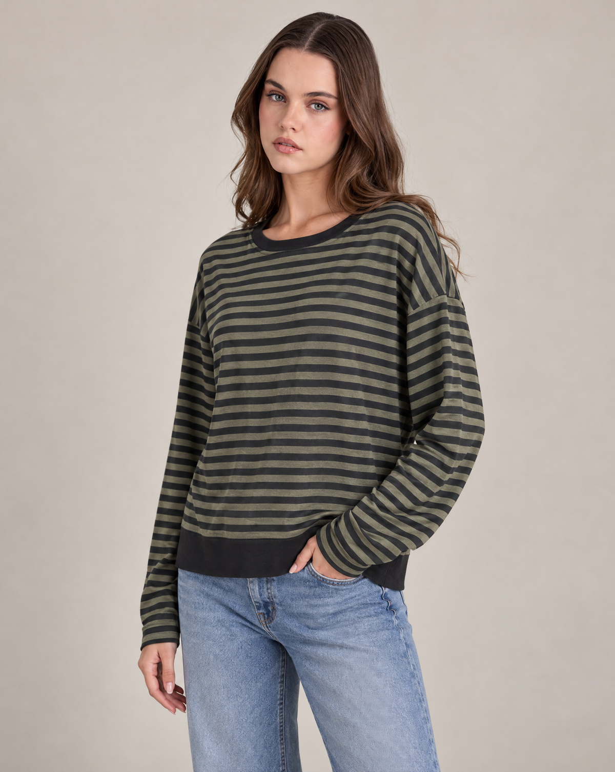 Maglia donna a righe in cotone elasticizzato Verde indossata da Polly 2, foto 2