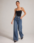 Jeans donna n83 5023 indossato da Polly 6, posa dinamica