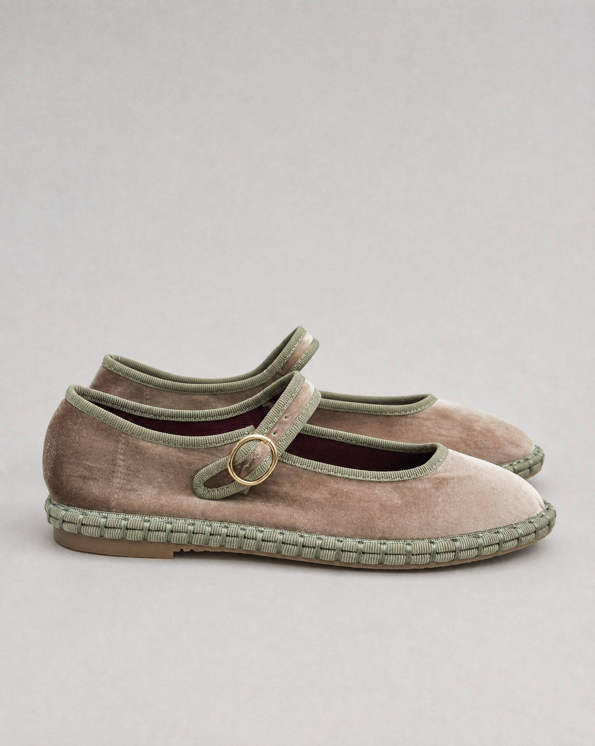 Ballerine donna in velluto kaki OM636-26, vista laterale