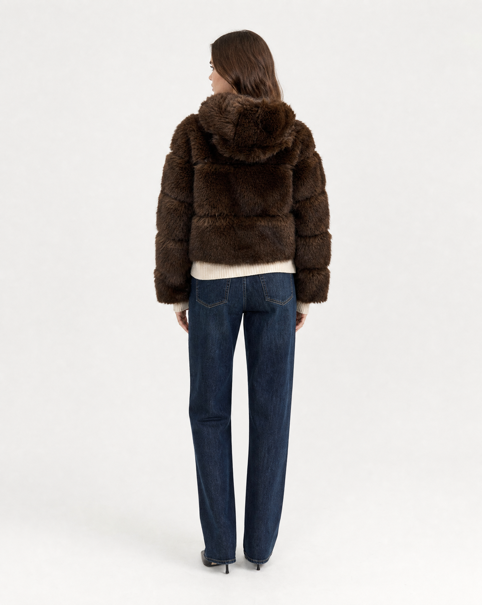 Giacca donna in ecopelliccia marrone con zip - vista posteriore