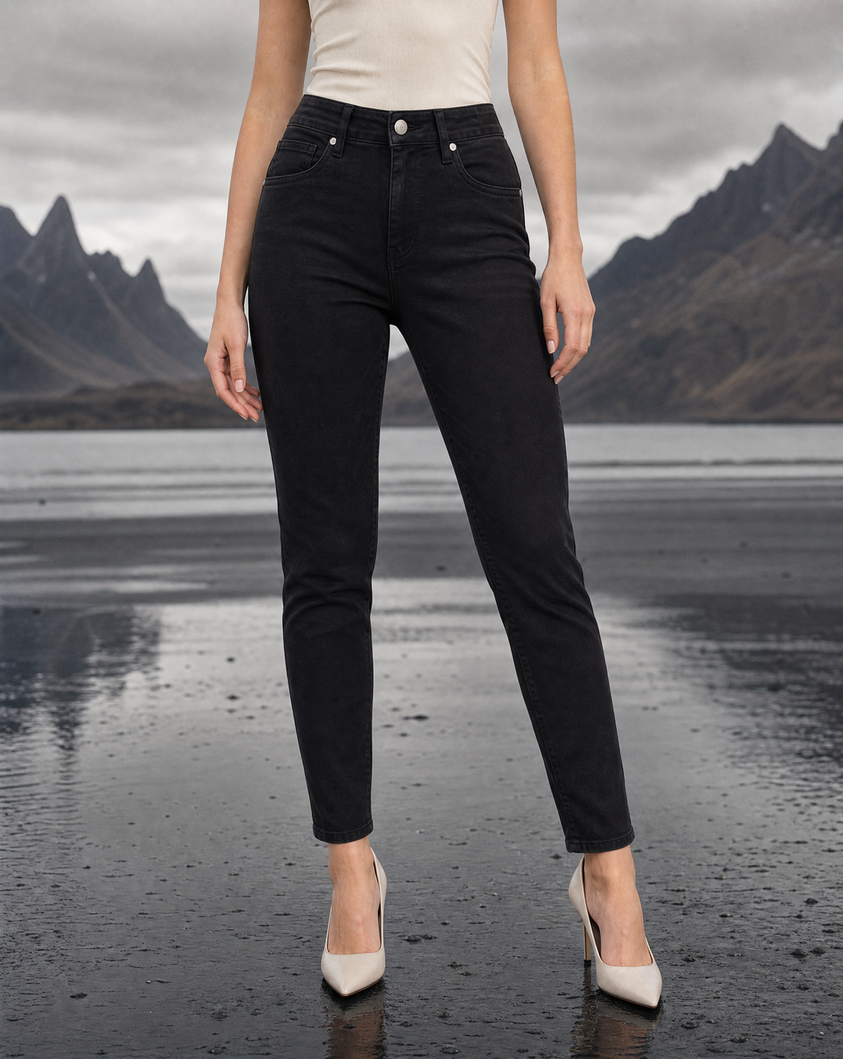 Pantaloni donna push-up slim MK5779-16 nero vista frontale