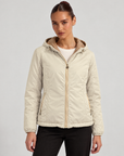 Piumino Reversibile con Cappuccio - Short Panna-Camel, lato liscio, indossato da Polly 6