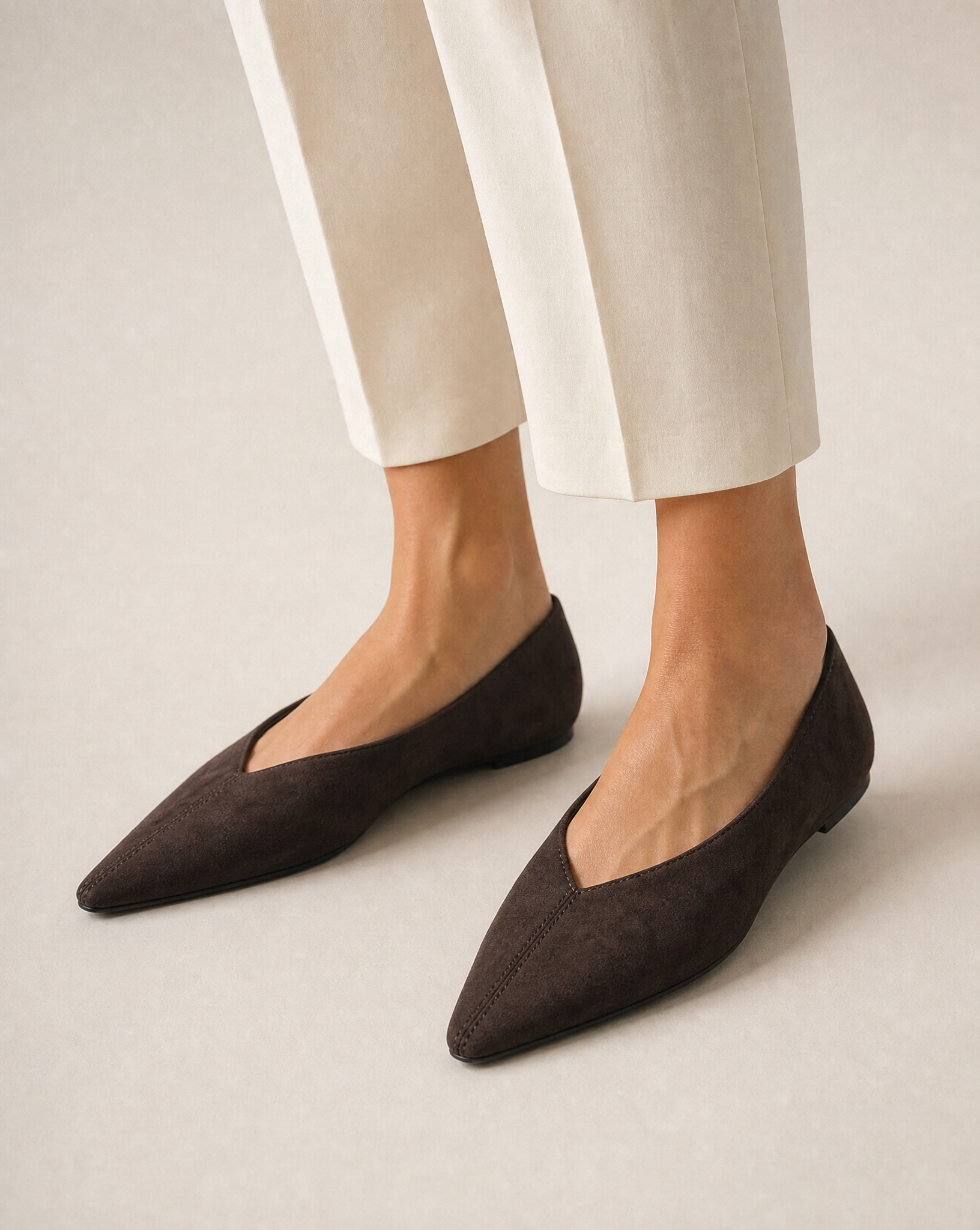Ballerine donna VB6158 colore Noce, indossata in primo piano