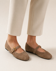 Ballerine donna VB6192 colore Taupe, indossata dettaglio