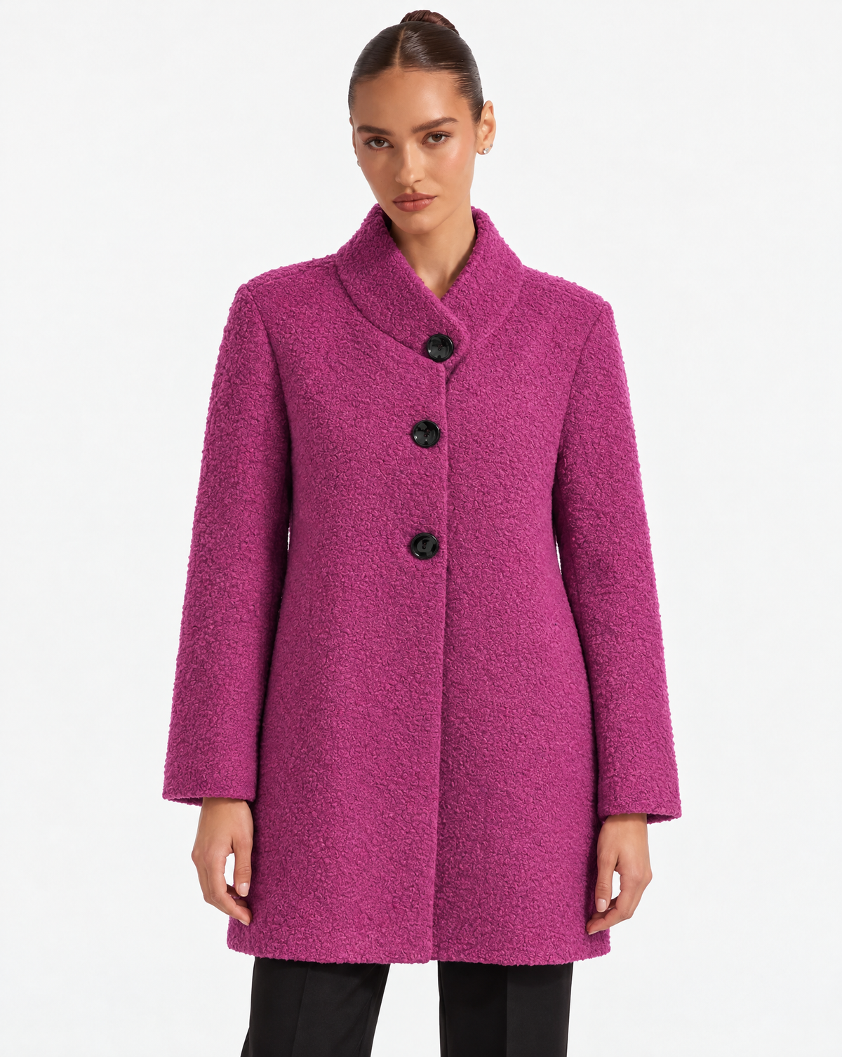 Cappotto bouclé collo alto x7 19713 Fucsia indossato da Polly 6 — vista frontale