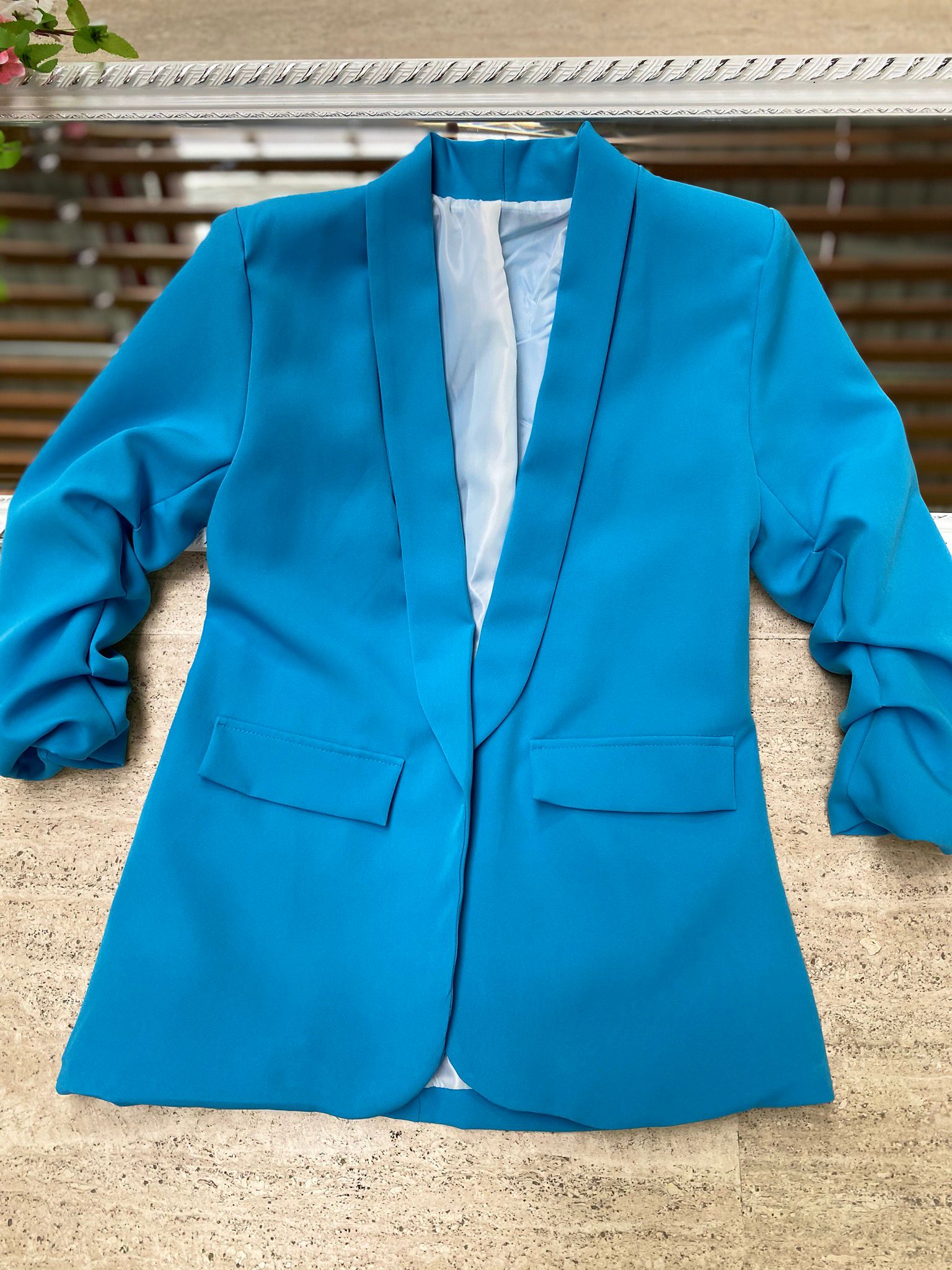 Blazer elegante a manica arrotolata