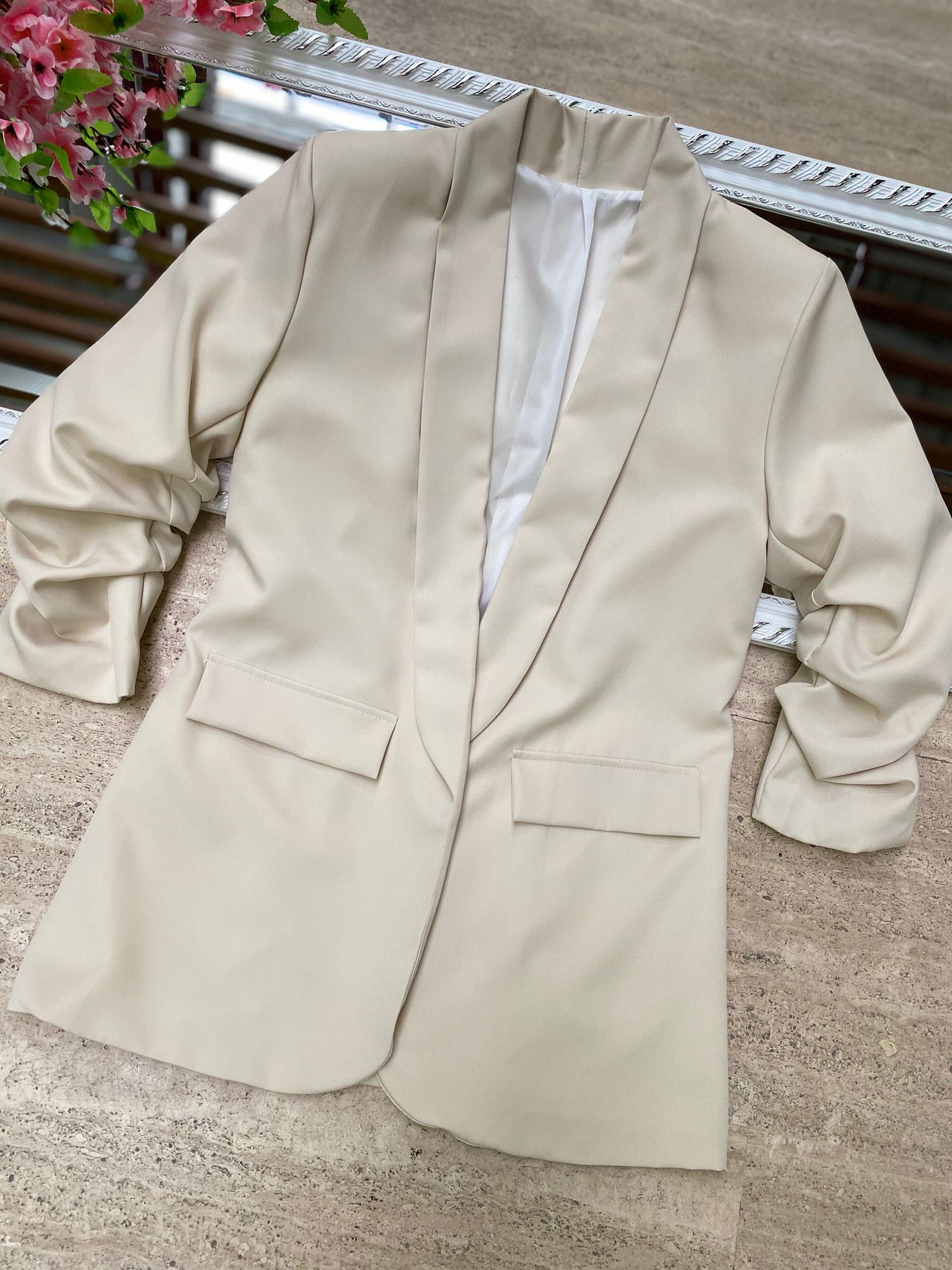 Blazer elegante a manica arrotolata