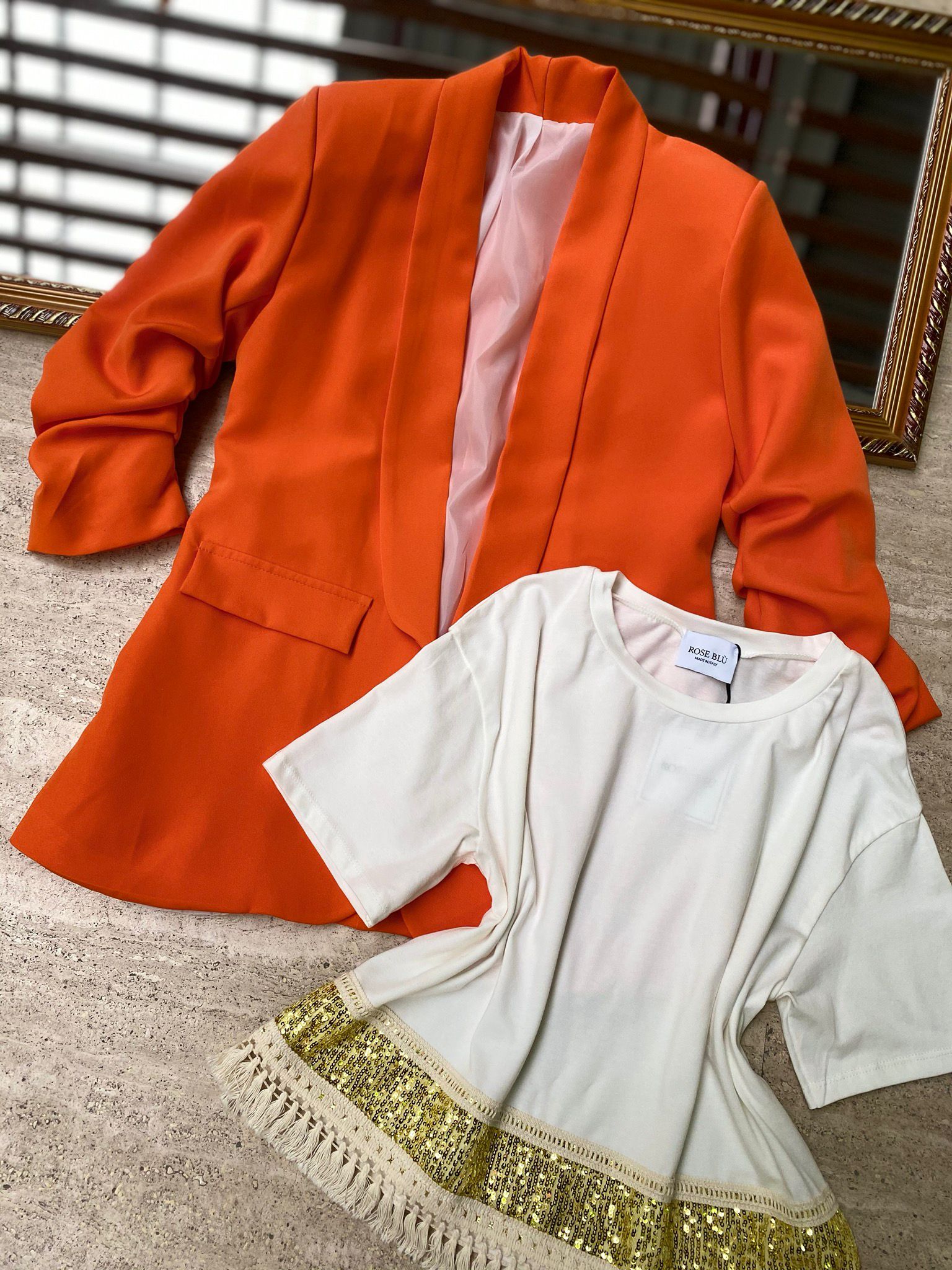 Blazer elegante a manica arrotolata