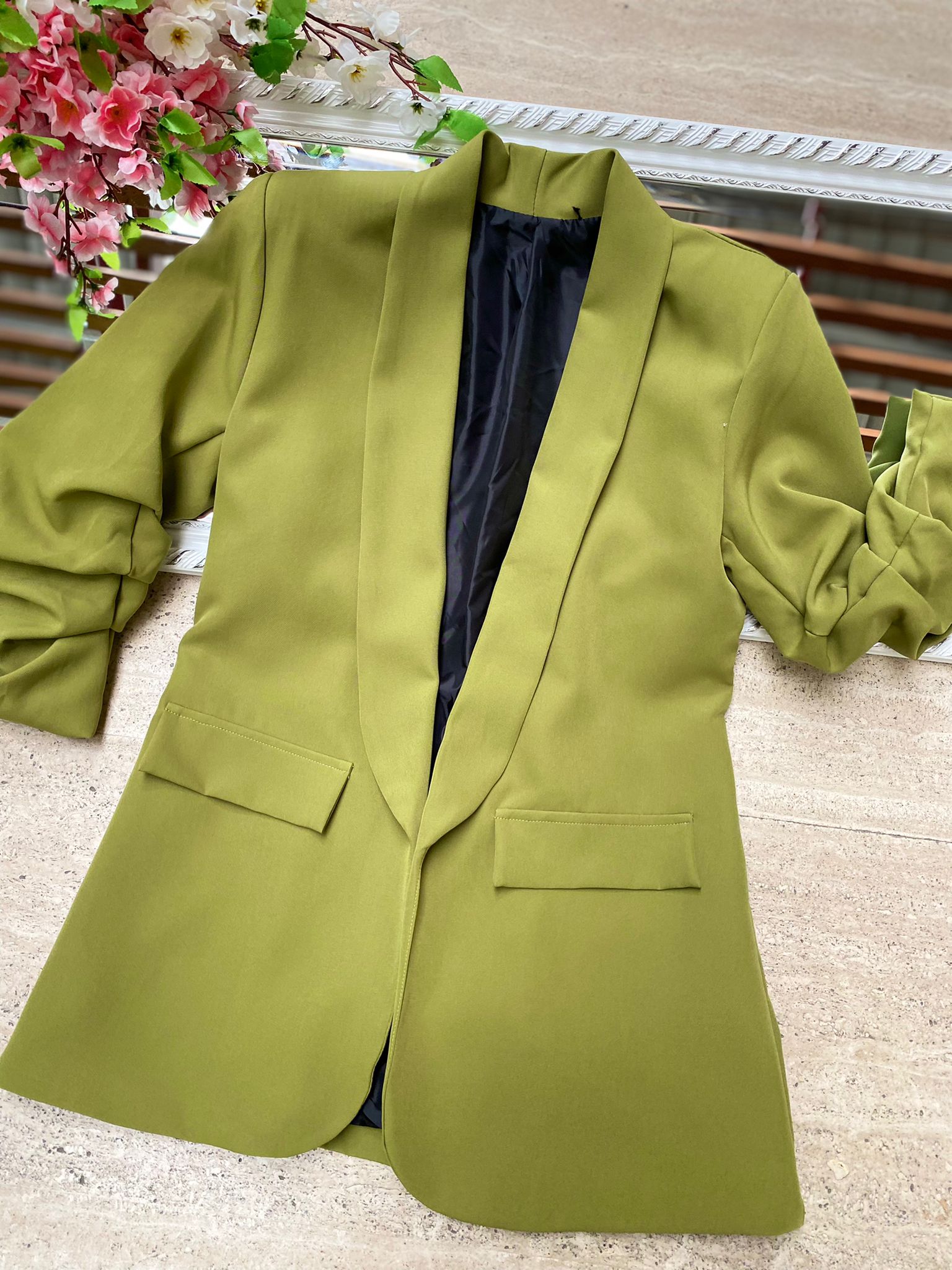 Blazer elegante a manica arrotolata