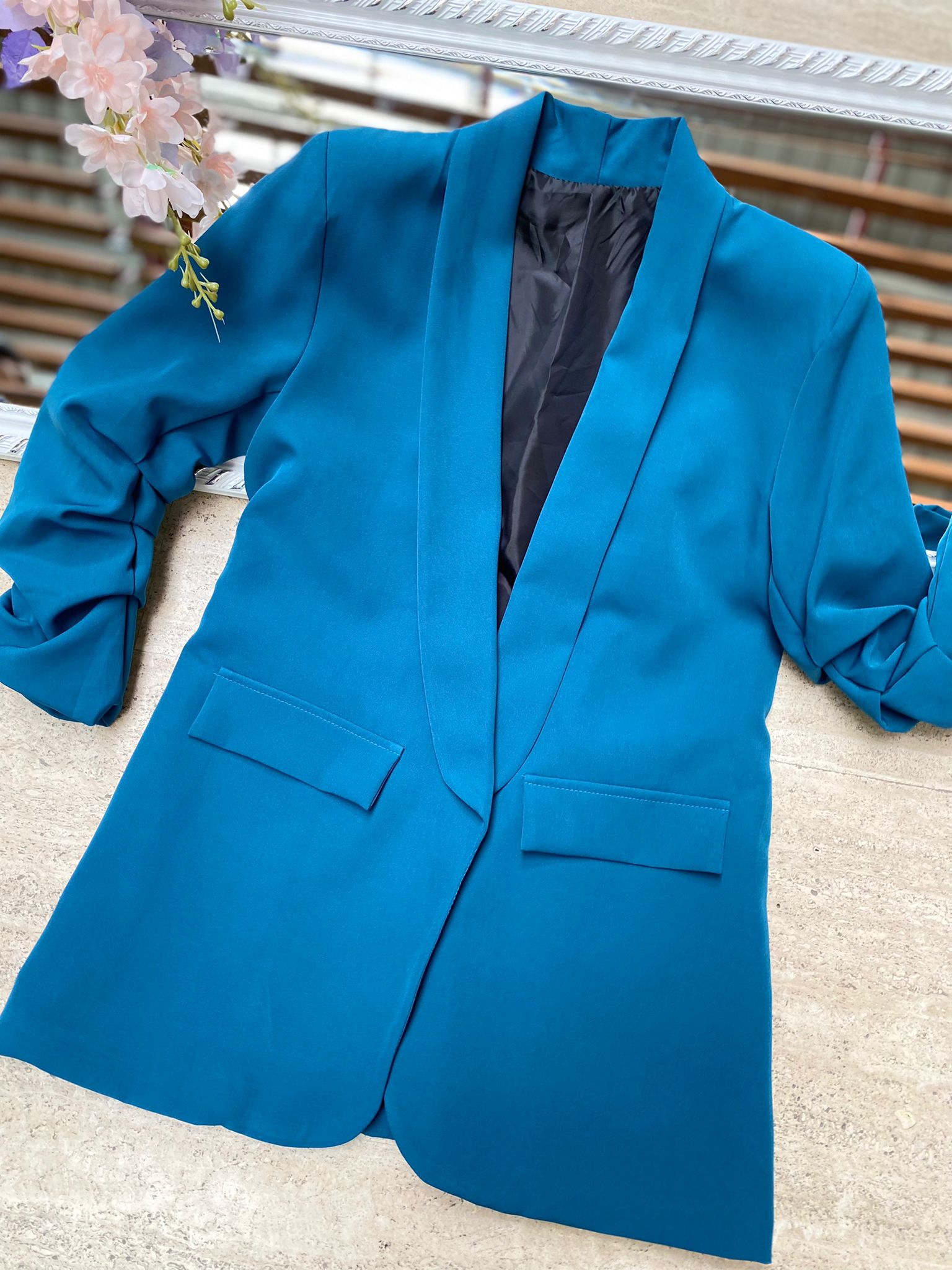 Blazer elegante a manica arrotolata