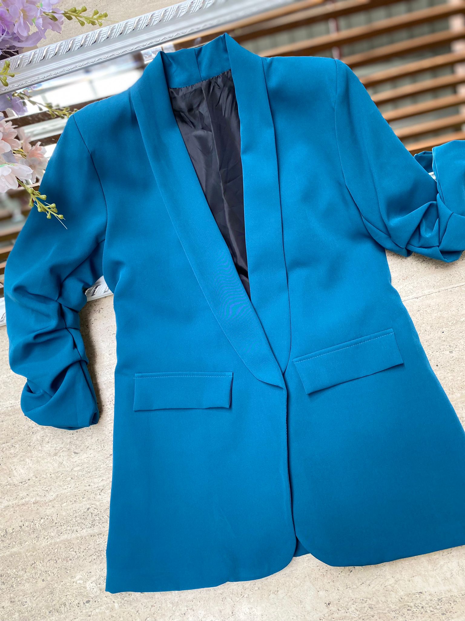 Blazer elegante a manica arrotolata