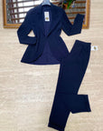 Pantaloni a sigaretta con svolta